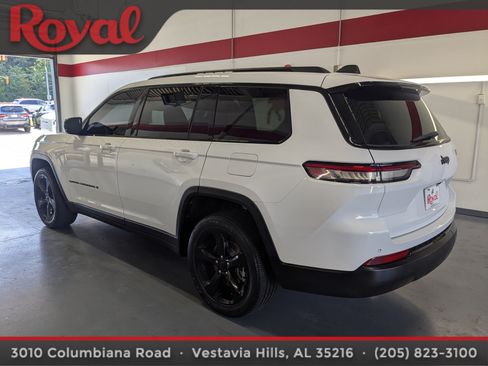 Used 2024 Jeep Grand Cherokee L Altitude RWD image 2