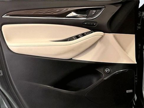 Used 2023 Buick Enclave Avenir w/ Avenir Technology Package image 23