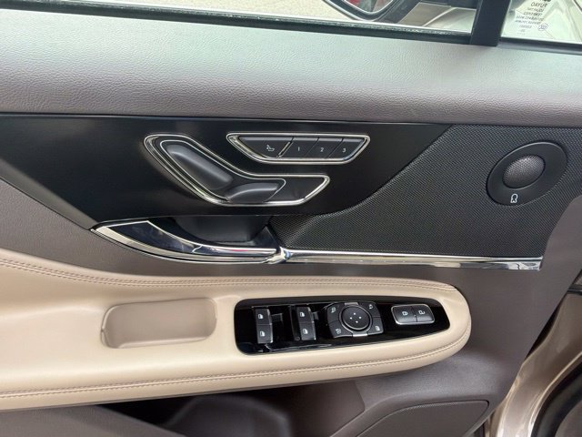 Used 2021 Lincoln Corsair Reserve FWD image 22