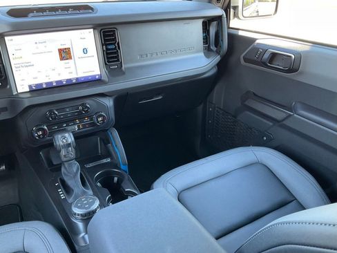 Certified 2024 Ford Bronco Black Diamond w/ Sasquatch Package image 44