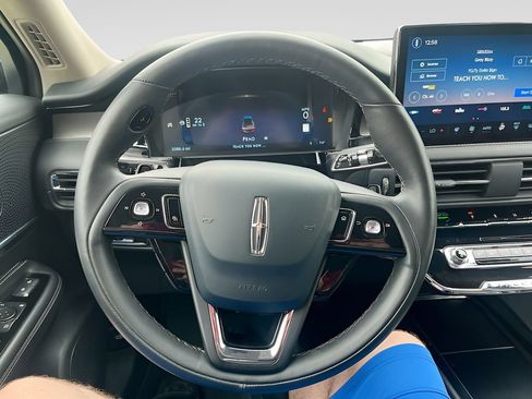Used 2025 Lincoln Corsair Reserve FWD image 11