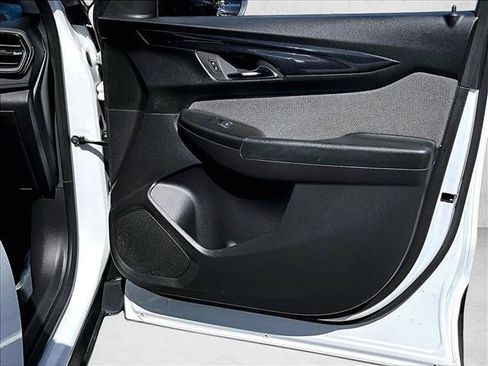 Certified 2025 Chevrolet TrailBlazer LT FWD image 19