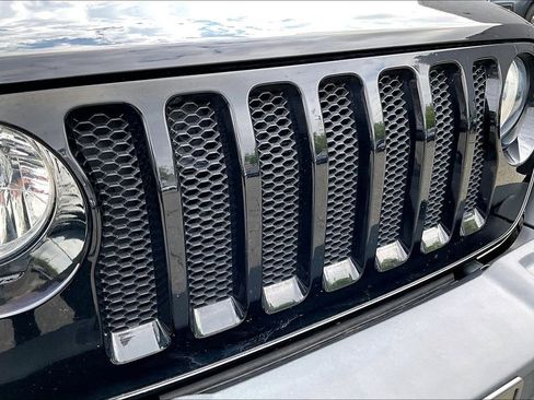 Used 2023 Jeep Wrangler Sport S AWD/4WD image 32