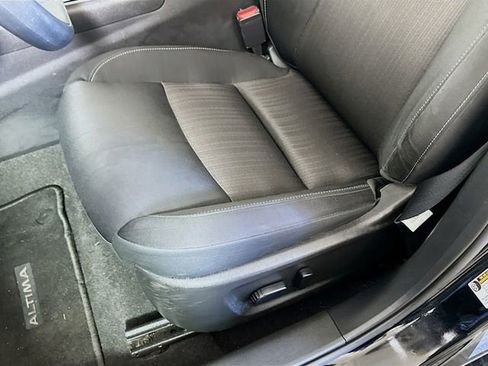 Used 2024 Nissan Altima 2.5 SV FWD image 15
