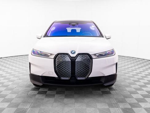 Used 2024 BMW iX xDrive50 w/ Convenience Package AWD/4WD image 9