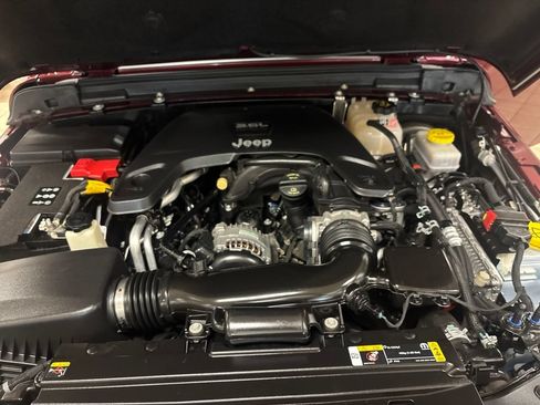 Used 2021 Jeep Wrangler Sport AWD/4WD image 46