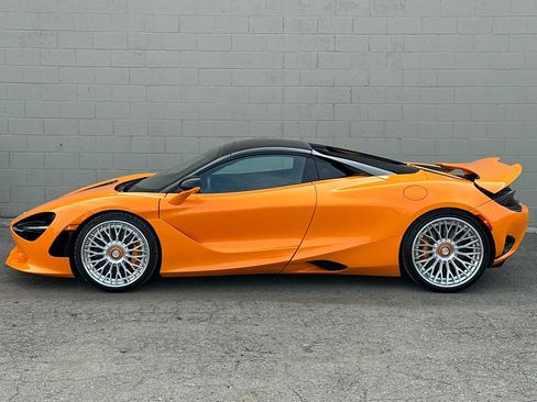Used 2025 McLaren 750S Spider RWD image 3