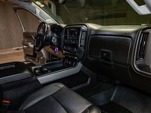 Used 2018 Chevrolet Silverado 1500 LTZ Z71 w/ LTZ Plus Package image 16