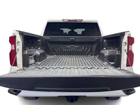 Used 2022 Chevrolet Silverado 1500 Custom w/ Safety Confidence Package RWD image 8