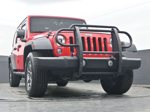 Used 2015 Jeep Wrangler Unlimited Rubicon image 23