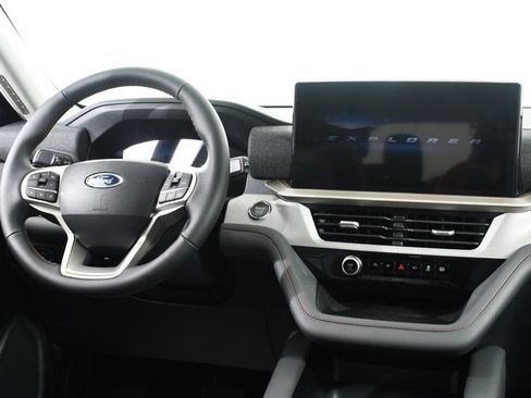 New 2026 Ford Explorer Active w/ Active Comfort Package AWD/4WD image 8