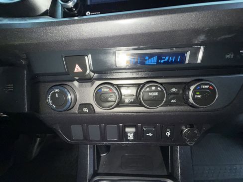 Used 2021 Toyota Tacoma TRD Off-Road image 23