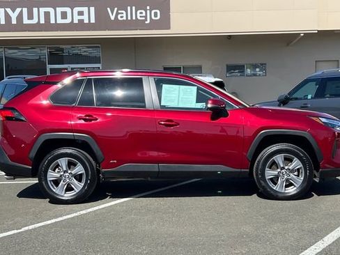 Used 2025 Toyota RAV4 XLE AWD/4WD image 3