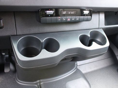 Used 2025 Mercedes-Benz Sprinter 2500 image 17