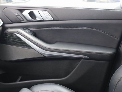 Used 2022 BMW X7 M50i w/ Cold Weather Package image 29