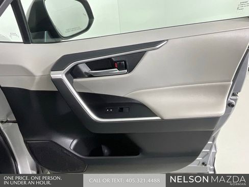 Used 2020 Toyota RAV4 XLE AWD/4WD image 20