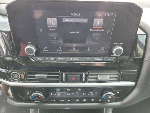 Certified 2024 Nissan Pathfinder SV FWD image 29