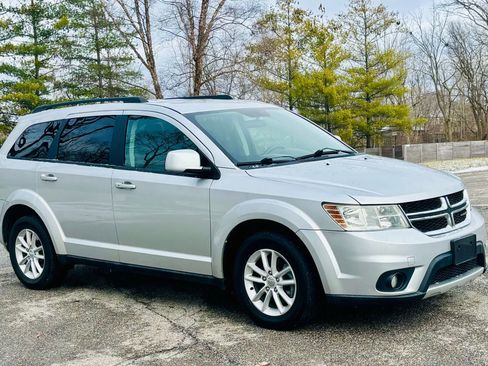 Used 2013 Dodge Journey SXT w/ Flexible Seating Group image 12