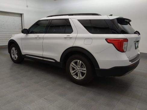 Used 2023 Ford Explorer XLT w/ Equipment Group 202A RWD image 3
