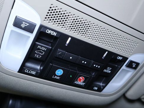 Used 2020 Acura MDX w/ Technology Package image 30