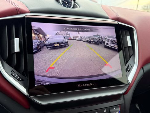 Used 2021 Maserati Ghibli S RWD image 26
