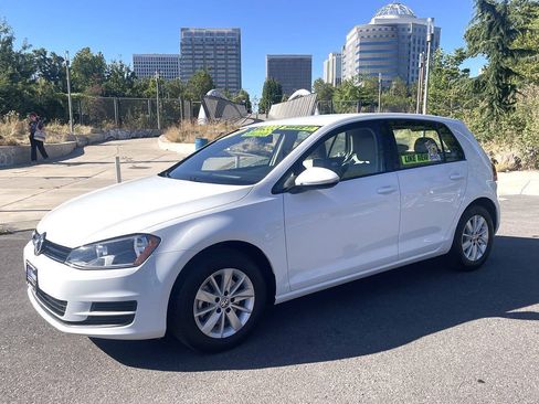 Used 2015 Volkswagen Golf S FWD image 22