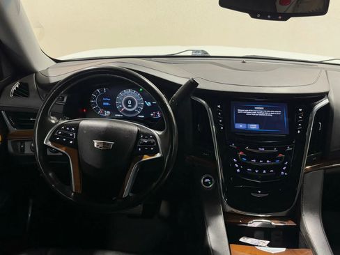 Used 2016 Cadillac Escalade Premium image 17