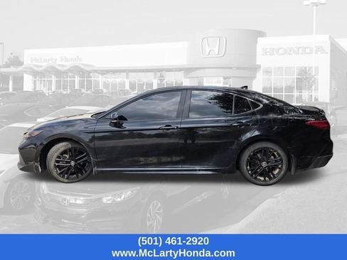 Used 2025 Toyota Camry SE FWD image 2