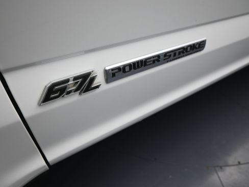 Used 2022 Ford F250 Platinum w/ FX4 Off-Road Package image 12