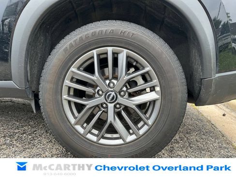 Used 2024 Nissan Rogue S AWD/4WD image 9
