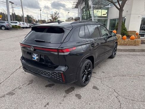 New 2026 Volkswagen Tiguan SE R-Line image 19