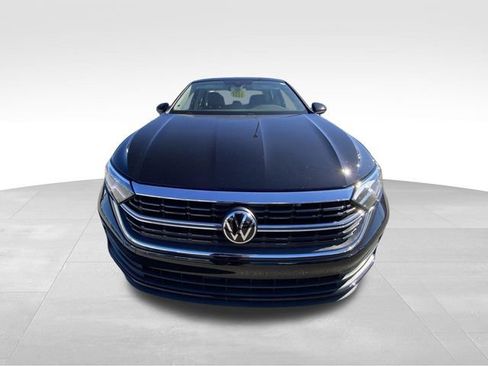 Used 2023 Volkswagen Jetta SE w/ Panoramic Sunroof Package FWD image 18
