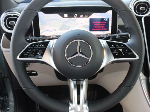 Used 2026 Mercedes-Benz GLC 300 image 17