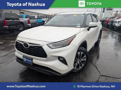 Certified 2024 Toyota Highlander XLE AWD/4WD image 1