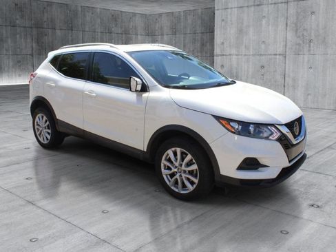 Used 2020 Nissan Rogue Sport SV FWD image 7