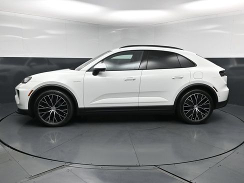 New 2026 Porsche Macan 4 Electric AWD/4WD image 2