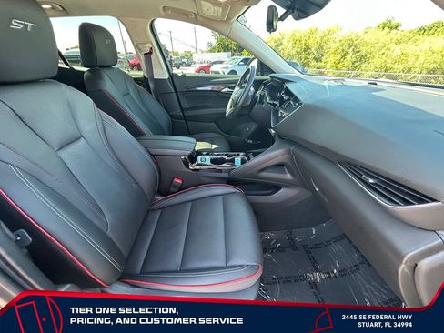 Used 2022 Buick Envision Essence w/ Technology Package II FWD image 17