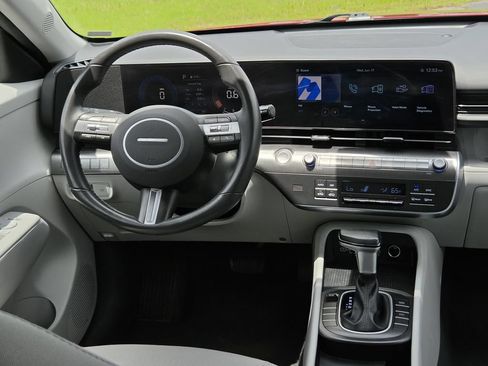 Used 2025 Hyundai Kona SEL FWD image 17