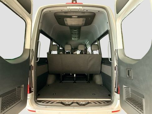 Used 2024 Mercedes-Benz Sprinter 2500 image 28