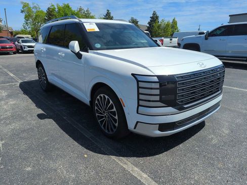 Used 2026 Hyundai Palisade Calligraphy image 2