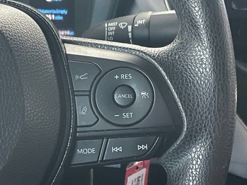 Used 2021 Toyota Corolla LE w/ Carpet Mat Package (TMS) FWD image 10