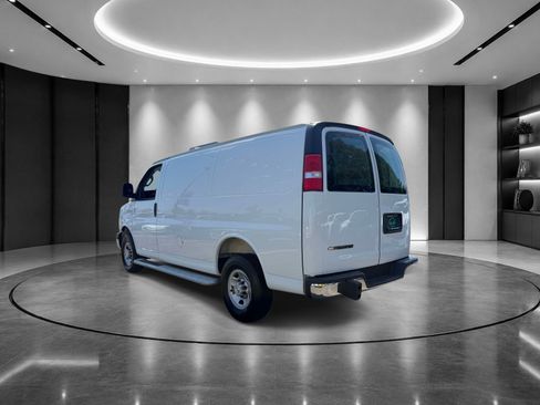 Certified 2025 Chevrolet Express 2500 w/ Driver Convenience Package RWD image 4