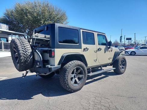 Used 2017 Jeep Wrangler Unlimited Rubicon w/ Connectivity Group image 3