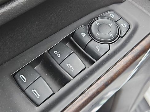 Used 2020 GMC Sierra 1500 SLT image 24