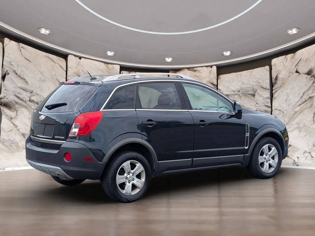 Used 2015 Chevrolet Captiva Sport LS FWD image 11