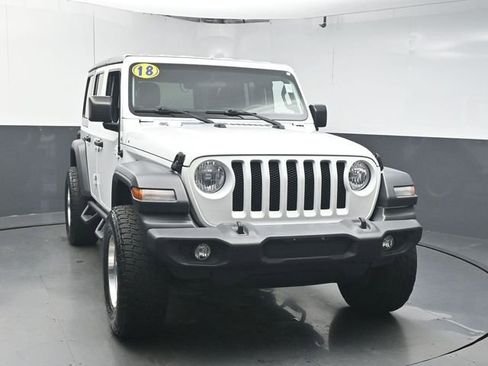 Used 2018 Jeep Wrangler Unlimited Sport S AWD/4WD image 2