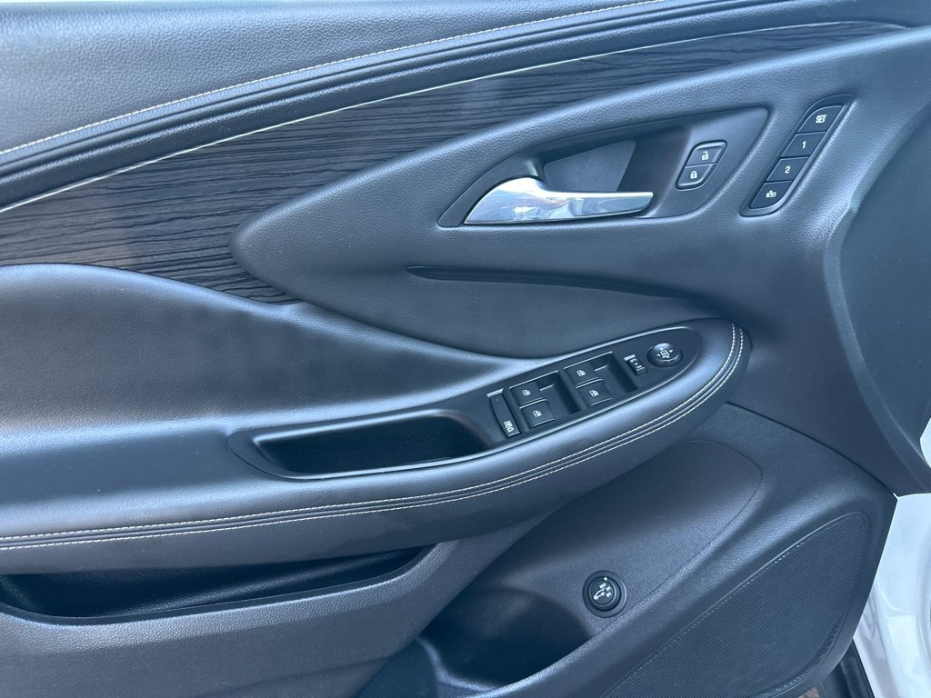 Used 2018 Buick Envision Essence FWD image 19
