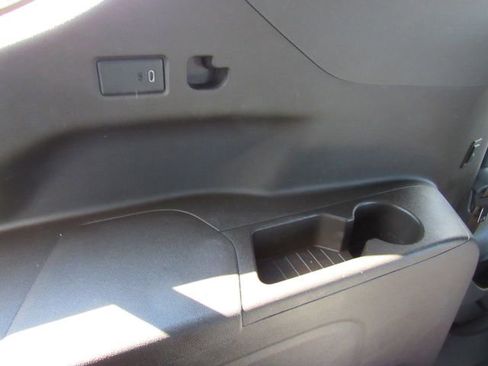 Used 2025 GMC Yukon XL Elevation w/ Elevation Premium Package image 32