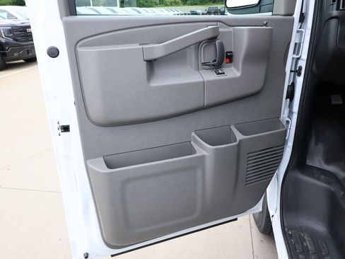 New 2026 Chevrolet Express 2500 w/ Enhanced Convenience Package RWD image 10