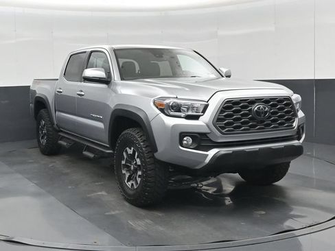 Used 2022 Toyota Tacoma TRD Off-Road AWD/4WD image 1